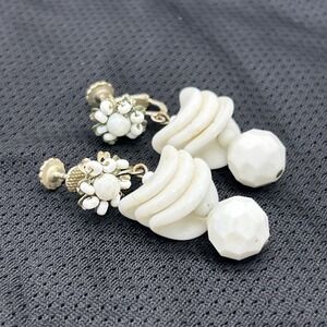 Vtg Miriam Haskell White Shell Screw Back Clip On Dangle Earrings Signed